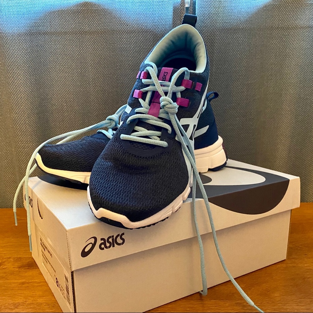 ASICS Gel-Quantum 90 • Like-New Condition • 8.5